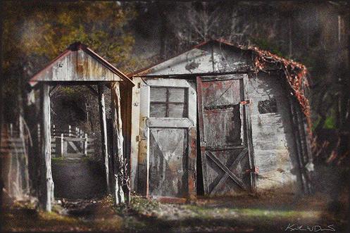 DILAPIDATED BARN AND PROPERTY ENTRYWAY IN RURAL CENTRAL PENNSYLVANIA.